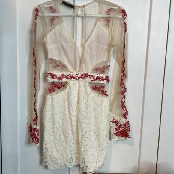 MISSGUIDED | Unique Tulle embroidered lace long sleeve cocktail dress - US4 - Picture 6 of 6